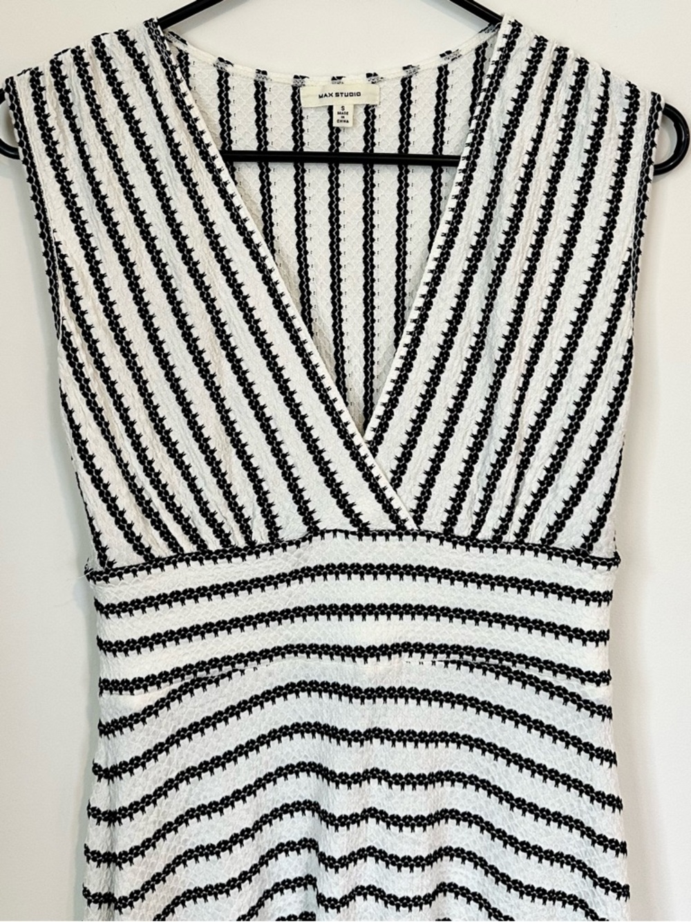 Max Studio Black and White Striped V-Neck Midi Dress - Size: Small - Picture 2 of 8
